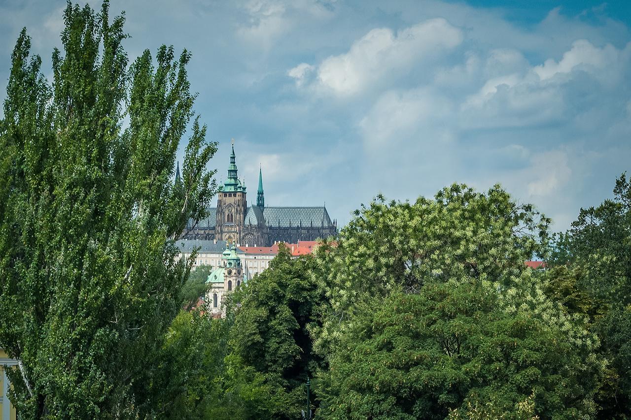 Riverside Apartment With A Balcony Praha Eksteriør bilde